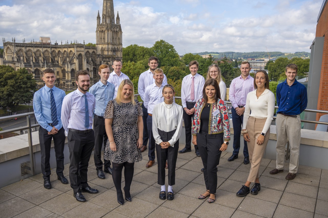 Evelyn Partners welcomes new graduates and apprentices in its ABS team