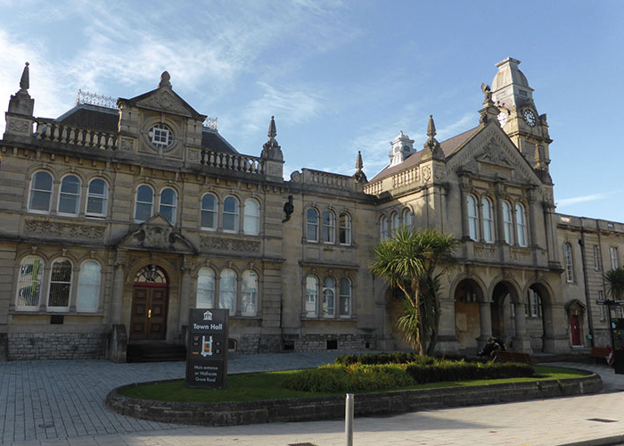 North Somerset Council calls on MPs to vote against government settlement.