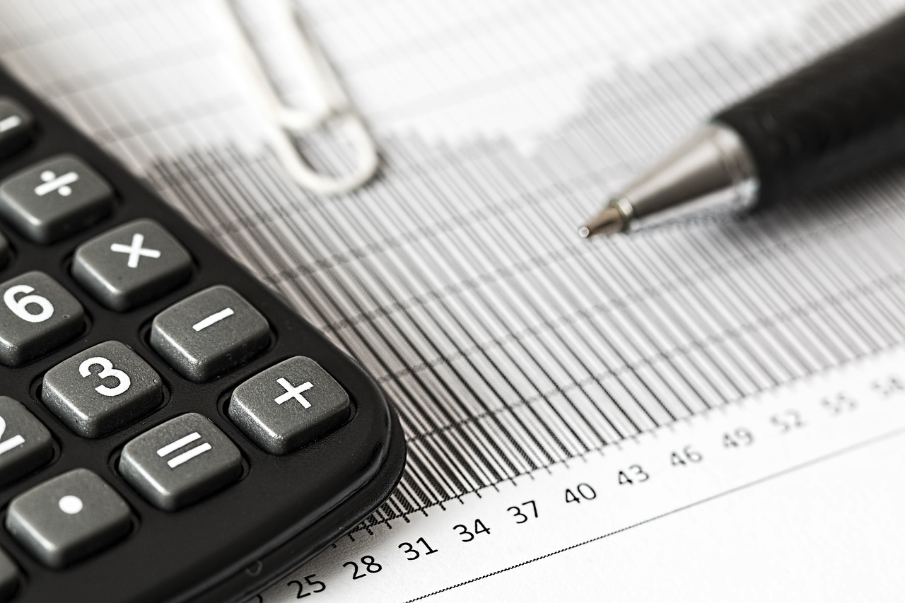 calculator-1680905_1280 HMRC warns taxpayers evading capital gains tax
