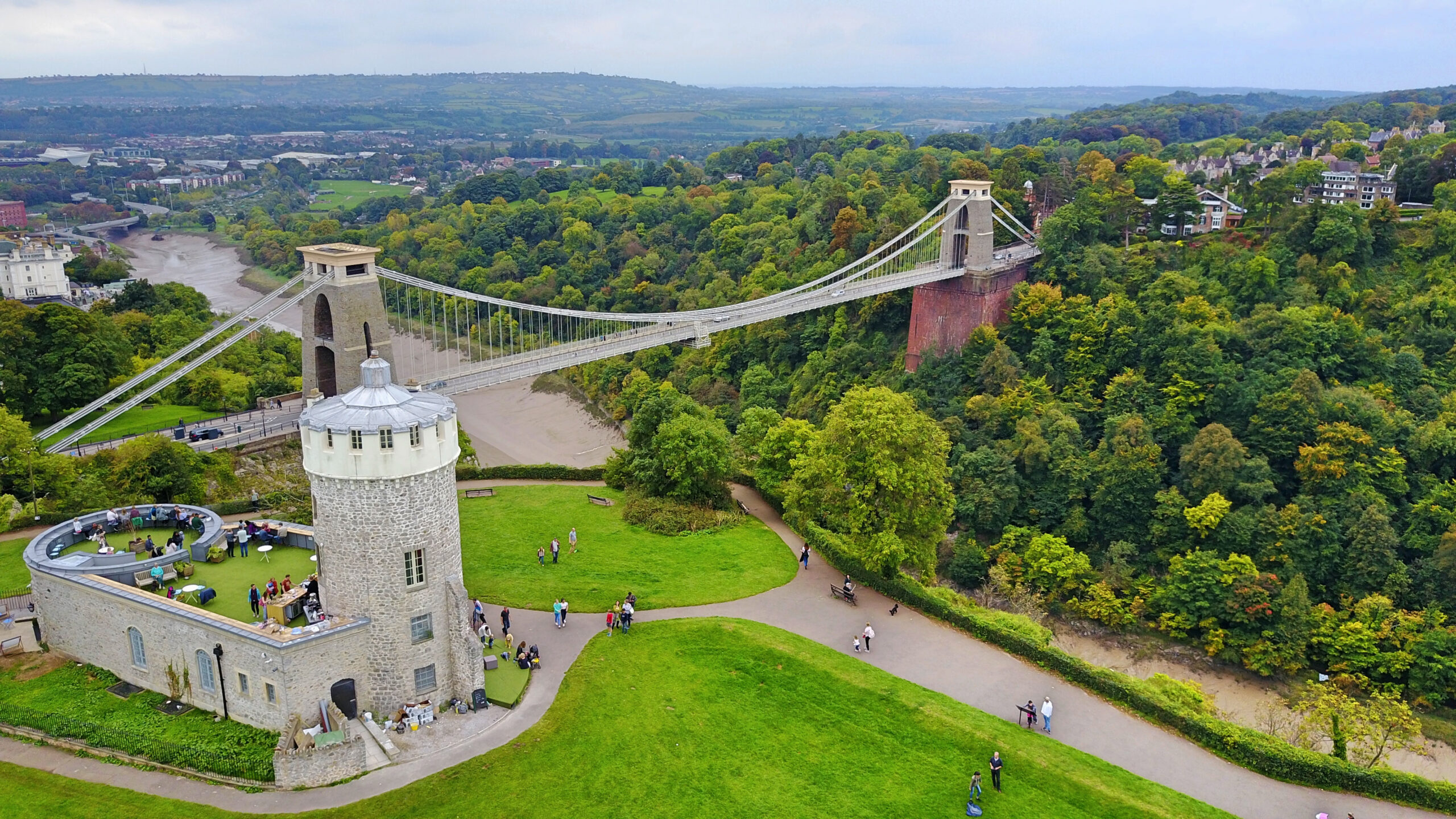 Bristol Clifton Suspension Bridge volunteers receive Ecclesiastical’s Heritage Heroes Award