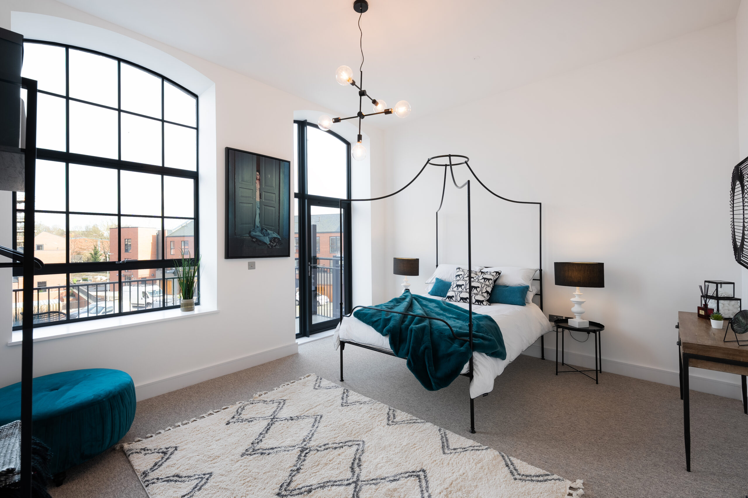 32 HARDWORKING HOME WITH A VIEW ON SHOW