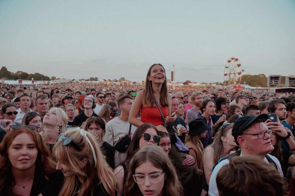 ORWARDS 2024 CLOSES MUSIC LINE UP 

WITH THE JESUS AND MARY CHAIN

 AND GLASS BEAMS 

PLUS MUSICIANS FROM BIG TEAM’S ARTIST DEVELOPMENT PROGRAMME