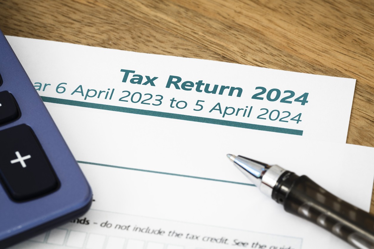 Bristol Accountant gives top 7 reasons to get your tax return done early
