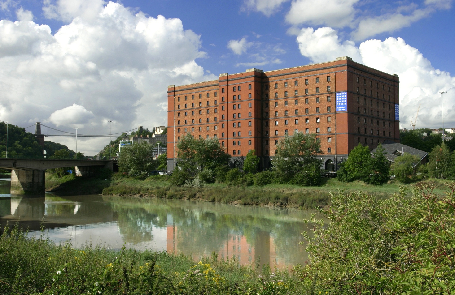 UTS TO BRISTOL ARCHIVES SERVICE WILL DAMAGE THE CITY, SAYS CHARITY 