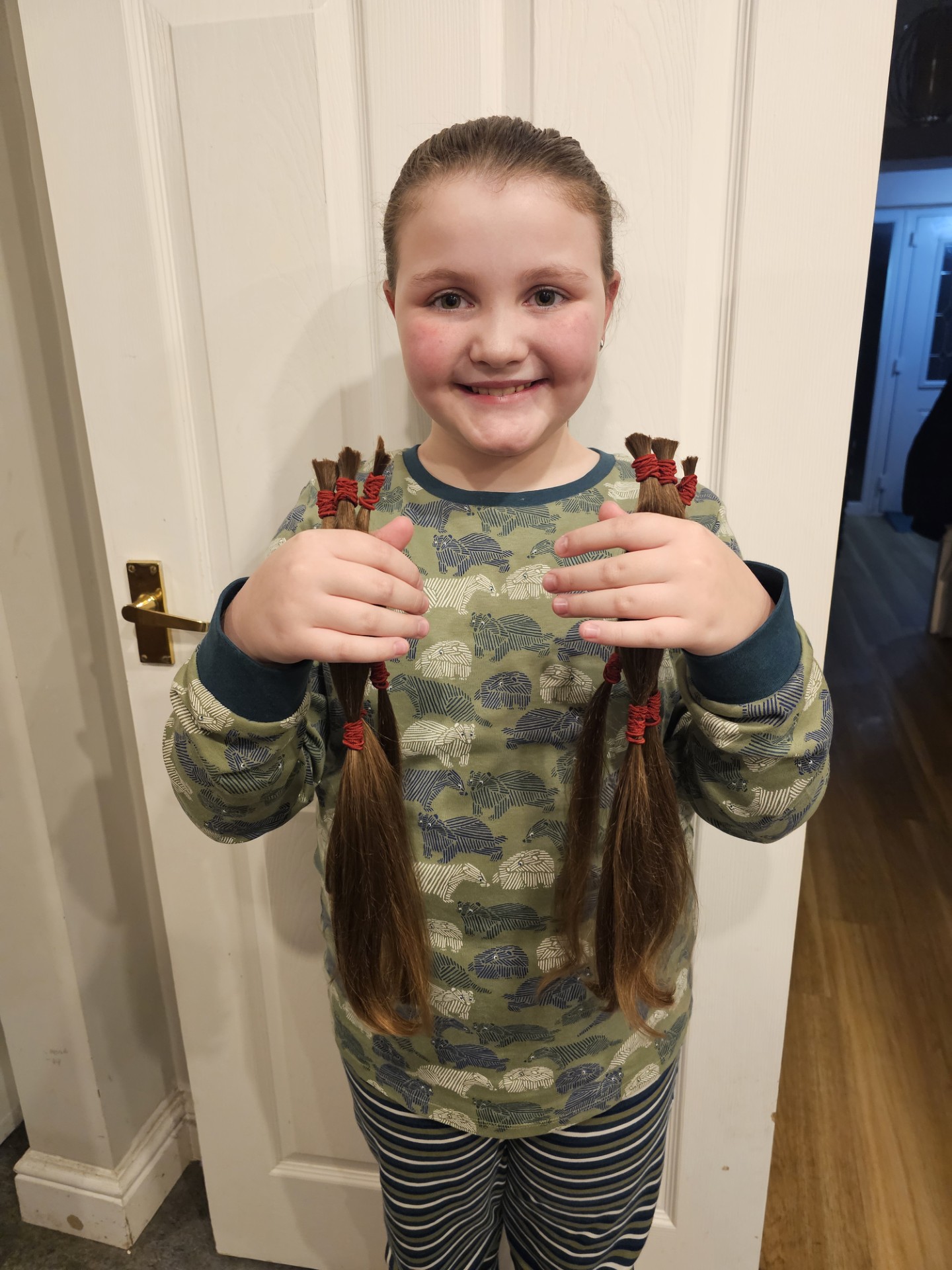 Tabby’s Spontaneous Hair Chop raises £750 for local children’s hospice

