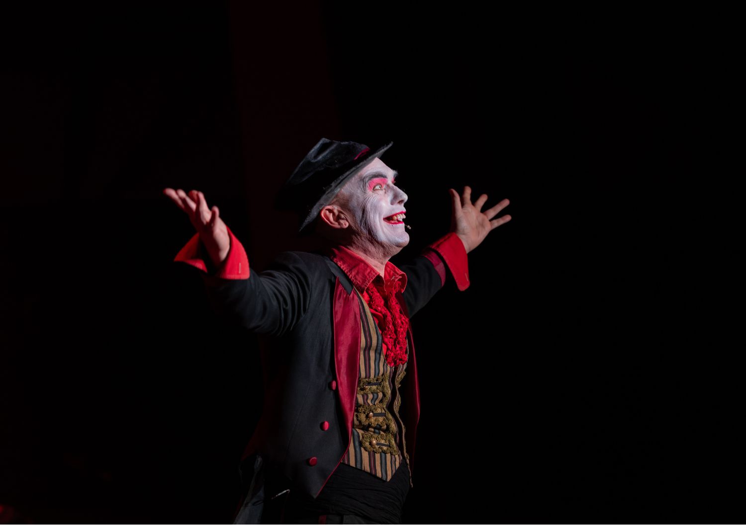 The Invisible Circus Returns to Bristol Spectacularly