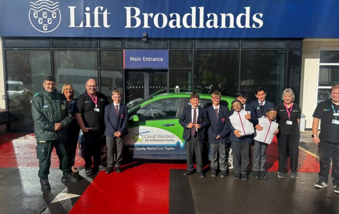 Lift Broadlands school students learn lifesaving skills