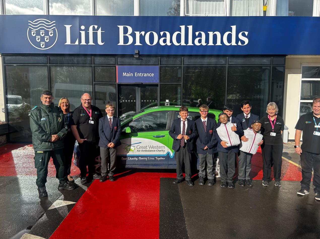 Lift Broadlands school students learn lifesaving skills